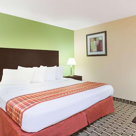 Days Inn & Suites By Wyndham Madison Heights Mi Eksteriør billede
