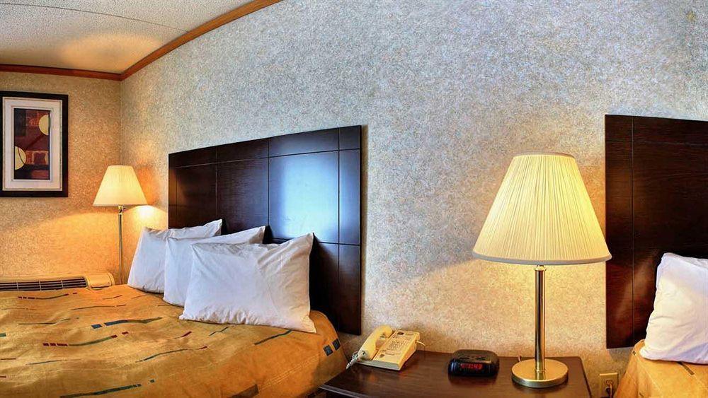 Days Inn & Suites By Wyndham Madison Heights Mi Eksteriør billede
