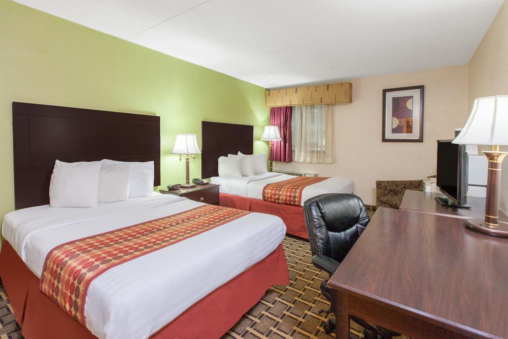 Days Inn & Suites By Wyndham Madison Heights Mi Eksteriør billede