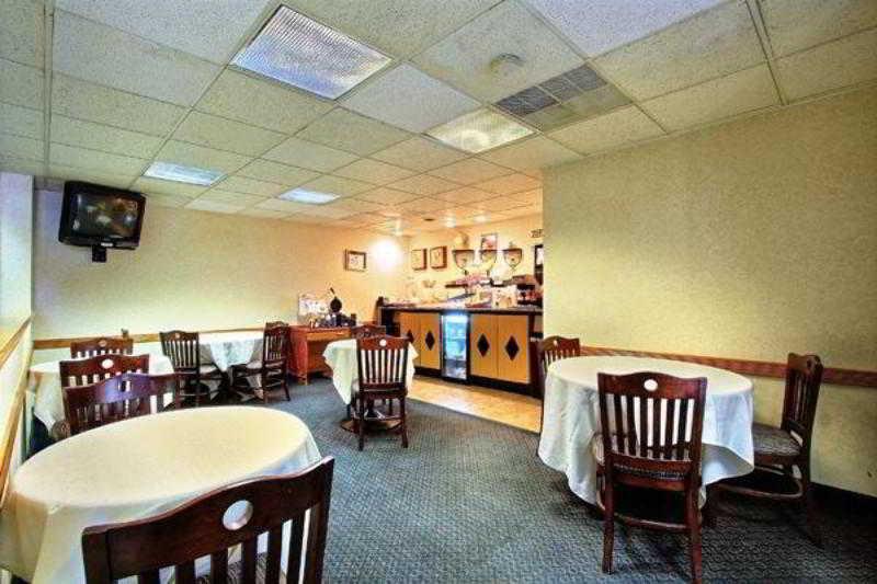 Days Inn & Suites By Wyndham Madison Heights Mi Eksteriør billede