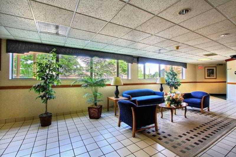 Days Inn & Suites By Wyndham Madison Heights Mi Eksteriør billede