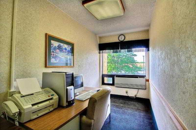 Days Inn & Suites By Wyndham Madison Heights Mi Faciliteter billede